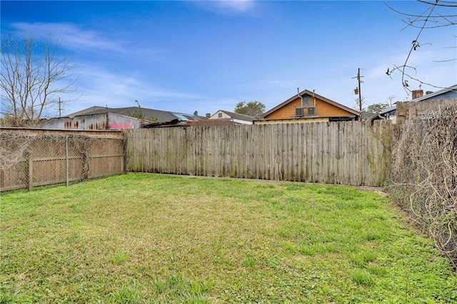 1328 Clouet St, New Orleans, LA 70117 - view of yard
