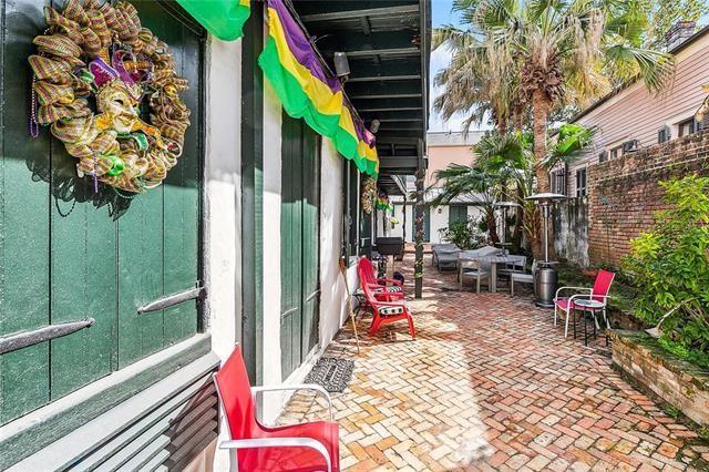 1224 Bourbon St Unit 1, New Orleans, LA 70116 - view of patio