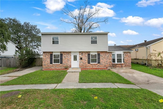 view of front of property with a front yard