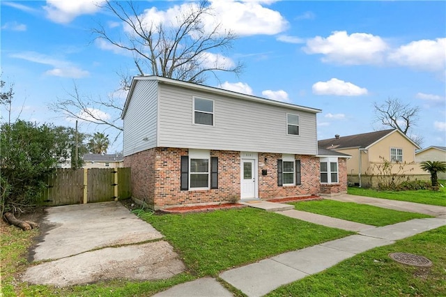 view of front of house with a front lawn