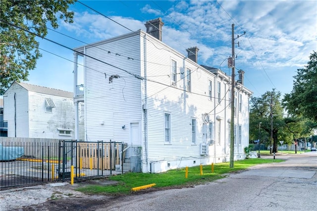 view of home's exterior