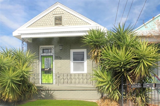 view of front facade featuring covered porch