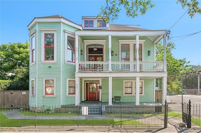 view of front of house featuring covered porch