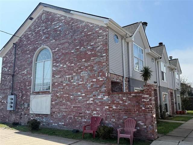 view of home's exterior