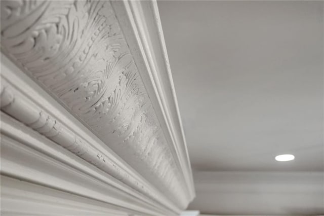 2809 Prytania St, New Orleans, LA 70115 - detailed view of recessed lighting