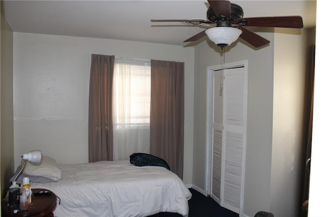 bedroom featuring ceiling fan