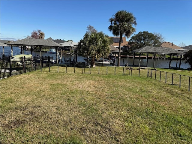 view of yard featuring a water view