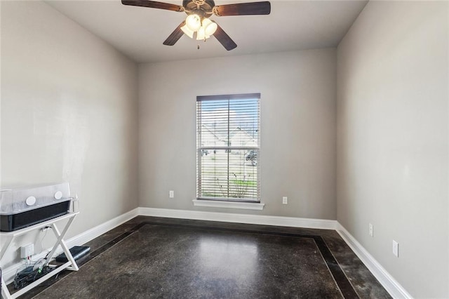 empty room with ceiling fan