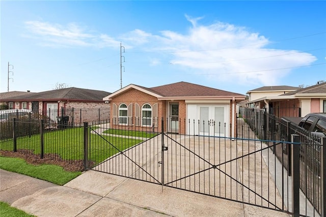 view of front of property featuring a front lawn