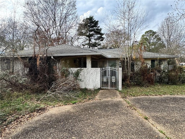 view of front of property