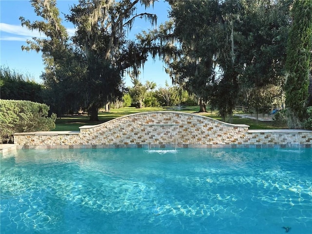 view of swimming pool