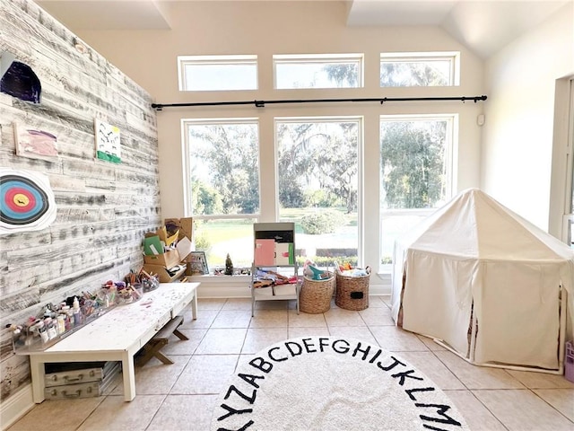 sunroom with vaulted ceiling