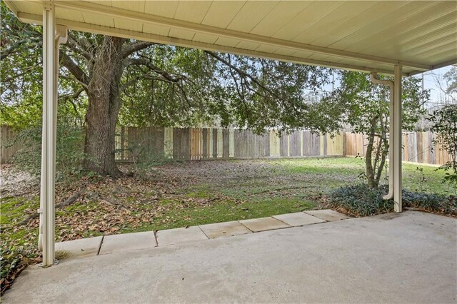 2021 W Ridge Dr, Mandeville, LA 70448 - view of yard with a patio
