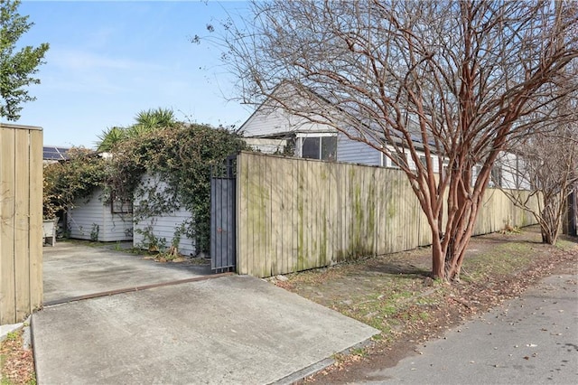 900 Delachaise St, New Orleans, LA 70115 - view of outdoor structure