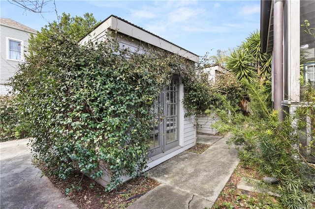 900 Delachaise St, New Orleans, LA 70115 - view of side of property with french doors