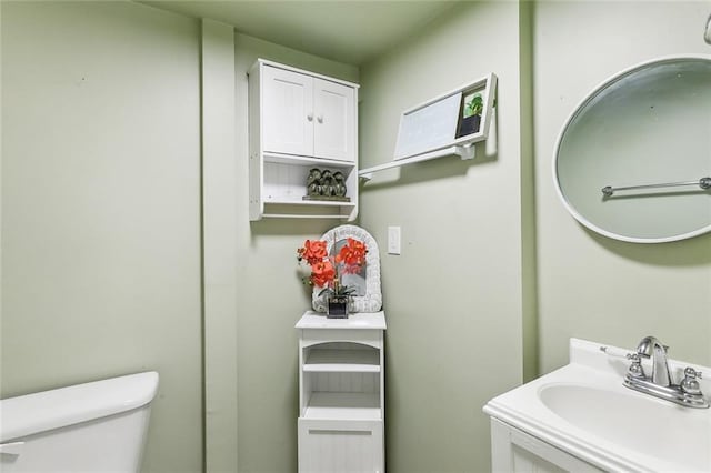 5116 Franklin Ave, New Orleans, LA 70122 - bathroom with toilet and a sink