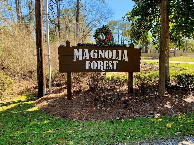 view of community / neighborhood sign