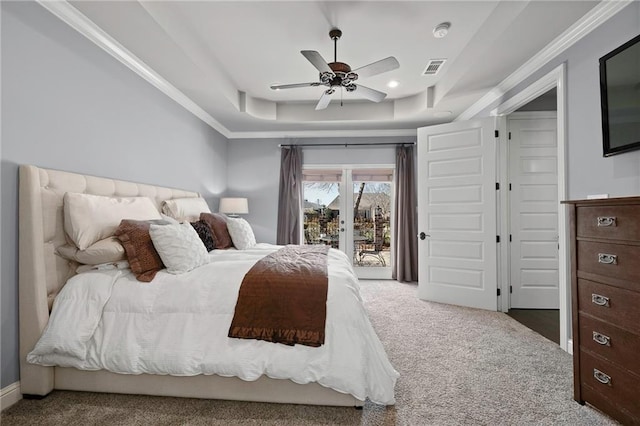 carpeted bedroom featuring visible vents, a raised ceiling, a ceiling fan, access to outside, and recessed lighting