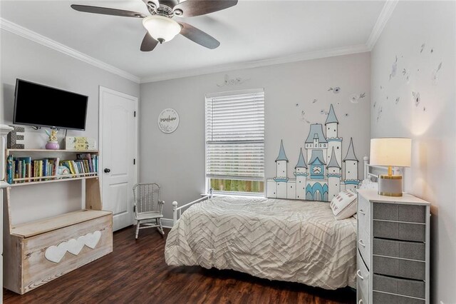 bedroom featuring ceiling fan, ornamental molding, wood finished floors, and baseboards