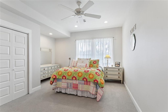 bedroom featuring carpet floors, baseboards, a ceiling fan, and recessed lighting