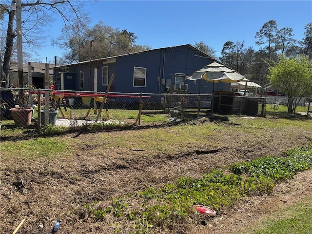 exterior space featuring fence