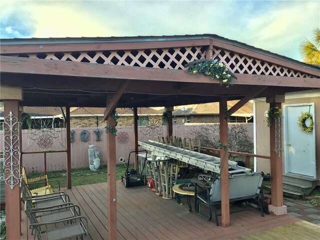 deck with fence
