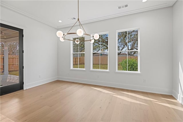 unfurnished dining area featuring a notable chandelier, recessed lighting, visible vents, light wood-style floors, and baseboards