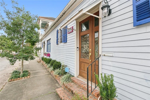 view of property entrance