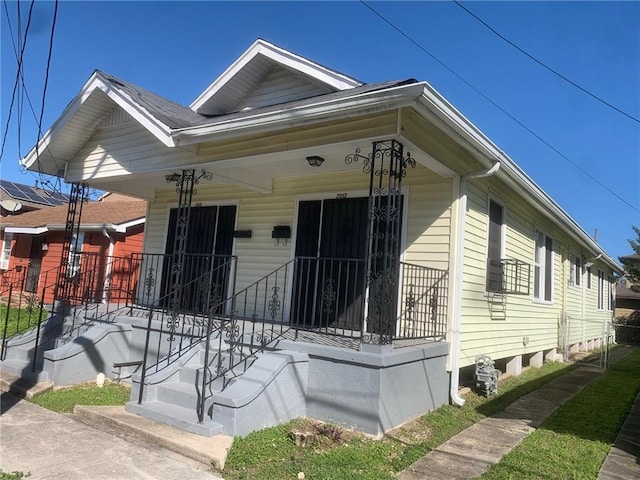 view of front facade featuring covered porch