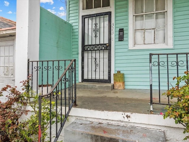 view of property entrance