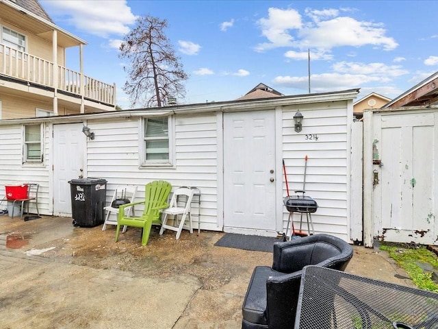 view of outbuilding