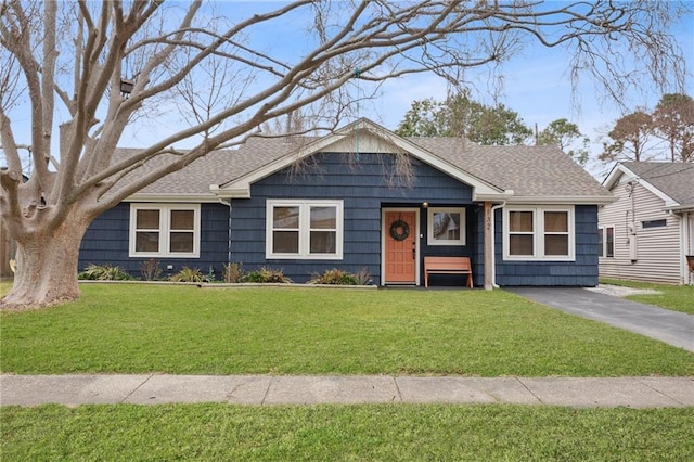 132 Coventry Ct, River Ridge, LA 70123 - view of front of property featuring a shingled roof and a front yard