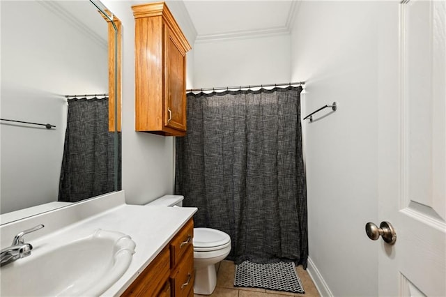 full bathroom featuring tile patterned flooring, toilet, vanity, a shower with curtain, and crown molding