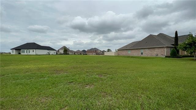 Listing photo 3 for 131 Mallard Ln, Westwego LA 70094