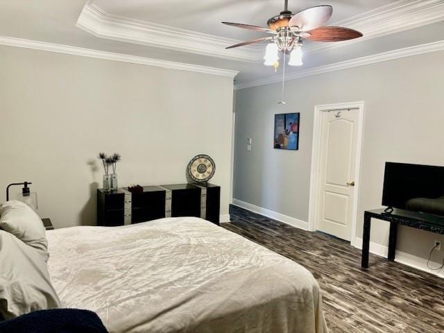 209 Legrande Bayou Ln, Kenner, LA 70065 - bedroom with ceiling fan, baseboards, crown molding, and wood finished floors