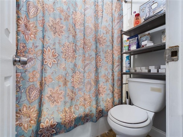 full bath with shower / bath combination with curtain and toilet