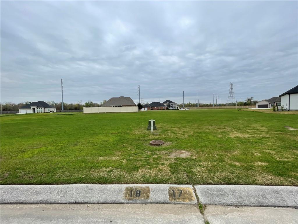 108 Pintail Dr, Westwego, LA 70094