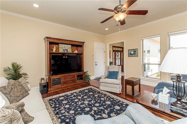 living room with baseboards, ornamental molding, ceiling fan, and recessed lighting