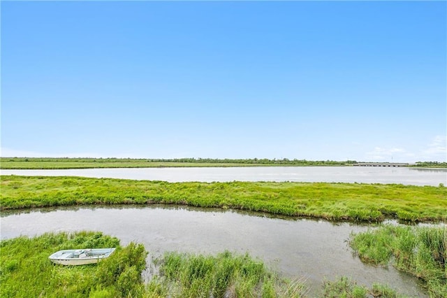 3030 Ridgeway Blvd, New Orleans, LA 70129 - exterior space with a water view