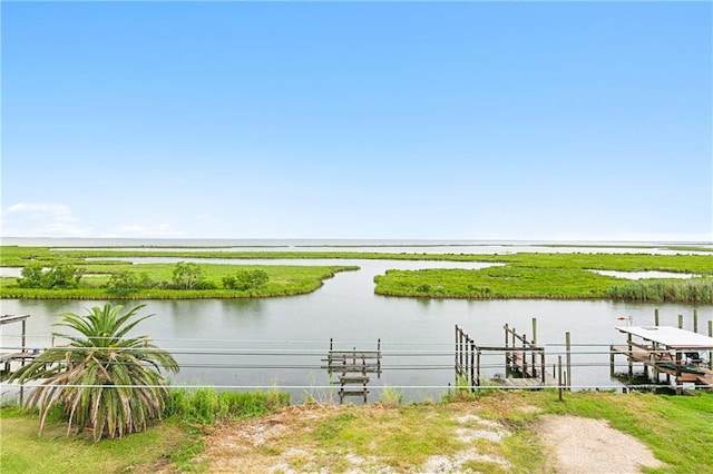 3030 Ridgeway Blvd, New Orleans, LA 70129 - view of water feature with boat lift and a dock