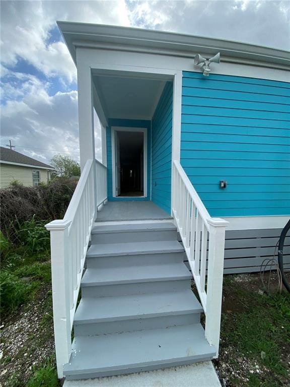 4612 Majestic Oaks Dr, New Orleans, LA 70126 - view of property entrance