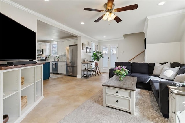 living room with recessed lighting, light colored carpet, crown molding, and ceiling fan