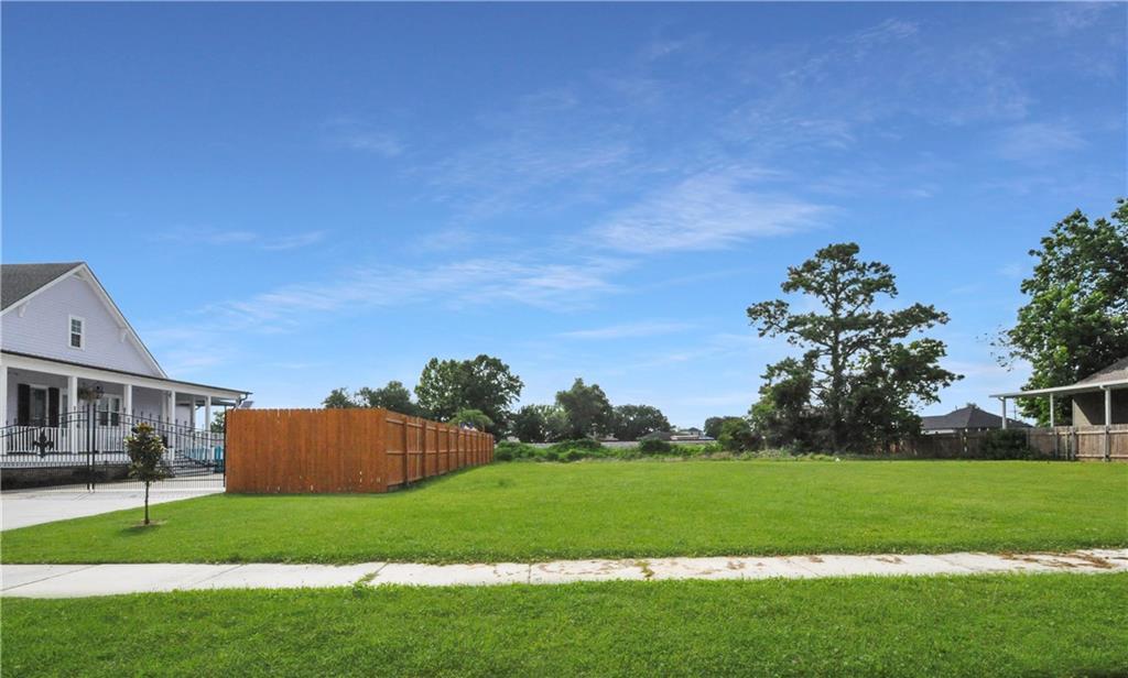 1828 Alexander Ave, Arabi, LA 70032