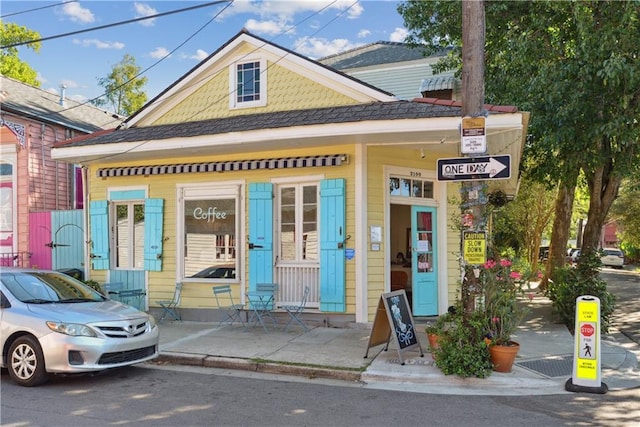 view of front of house