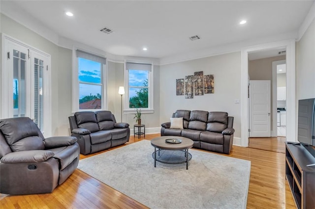 926 City Park Ave, New Orleans, LA 70119 - living room with recessed lighting, visible vents, and light wood-style floors