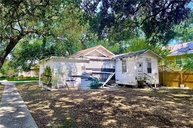 6901 Catina St, New Orleans, LA 70124 - exterior space featuring entry steps and fence