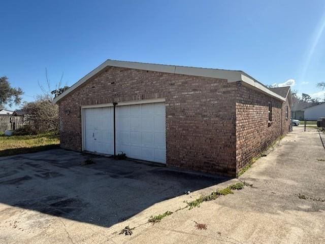 view of detached garage