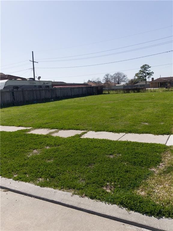 70 W Claiborne Sq, Chalmette, LA 70043 - photo 2