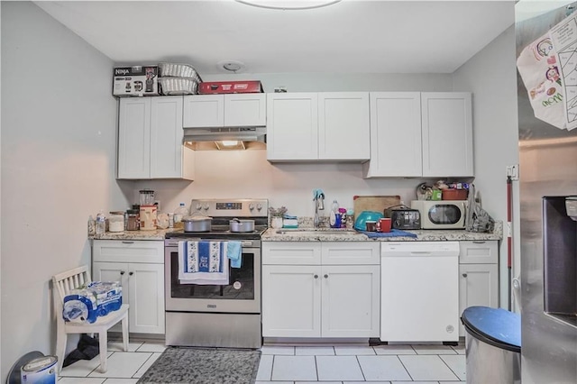 kitchen featuring white cabinetry, a sink, electric stove, under cabinet range hood, and dishwasher