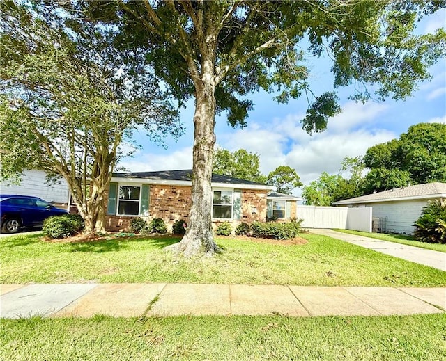644 Willowbrook Dr, Gretna, LA 70056 - ranch-style home featuring concrete driveway and brick siding
